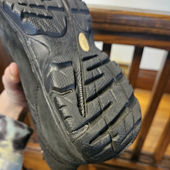 Oboz thinsulate wool and suede boots - Picture 10 of 16